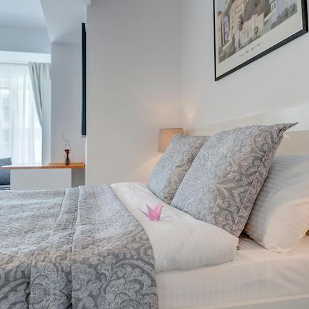 Bucharest Airport Suites & Villas Отопени Екстериор снимка