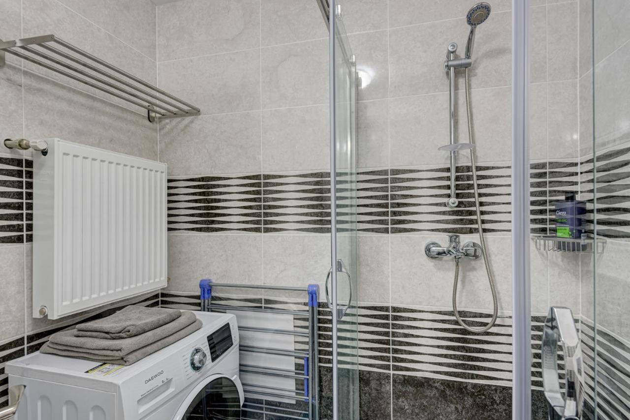Bucharest Airport Suites & Villas Отопени Екстериор снимка