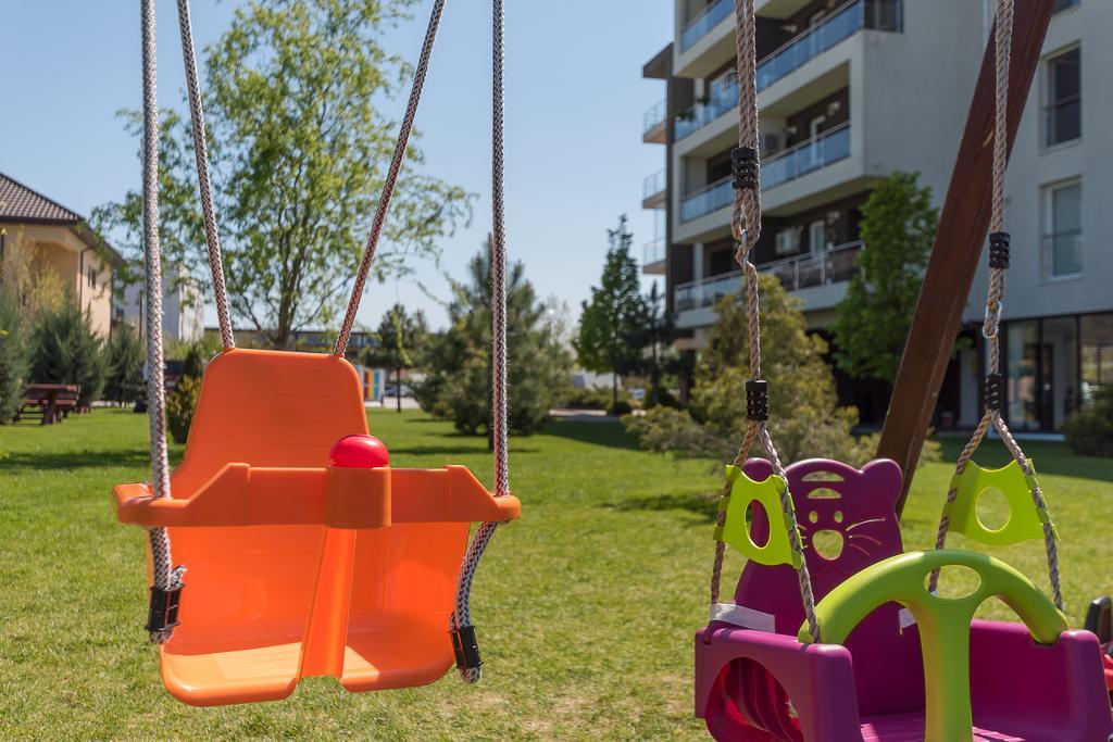 Bucharest Airport Suites & Villas Отопени Екстериор снимка