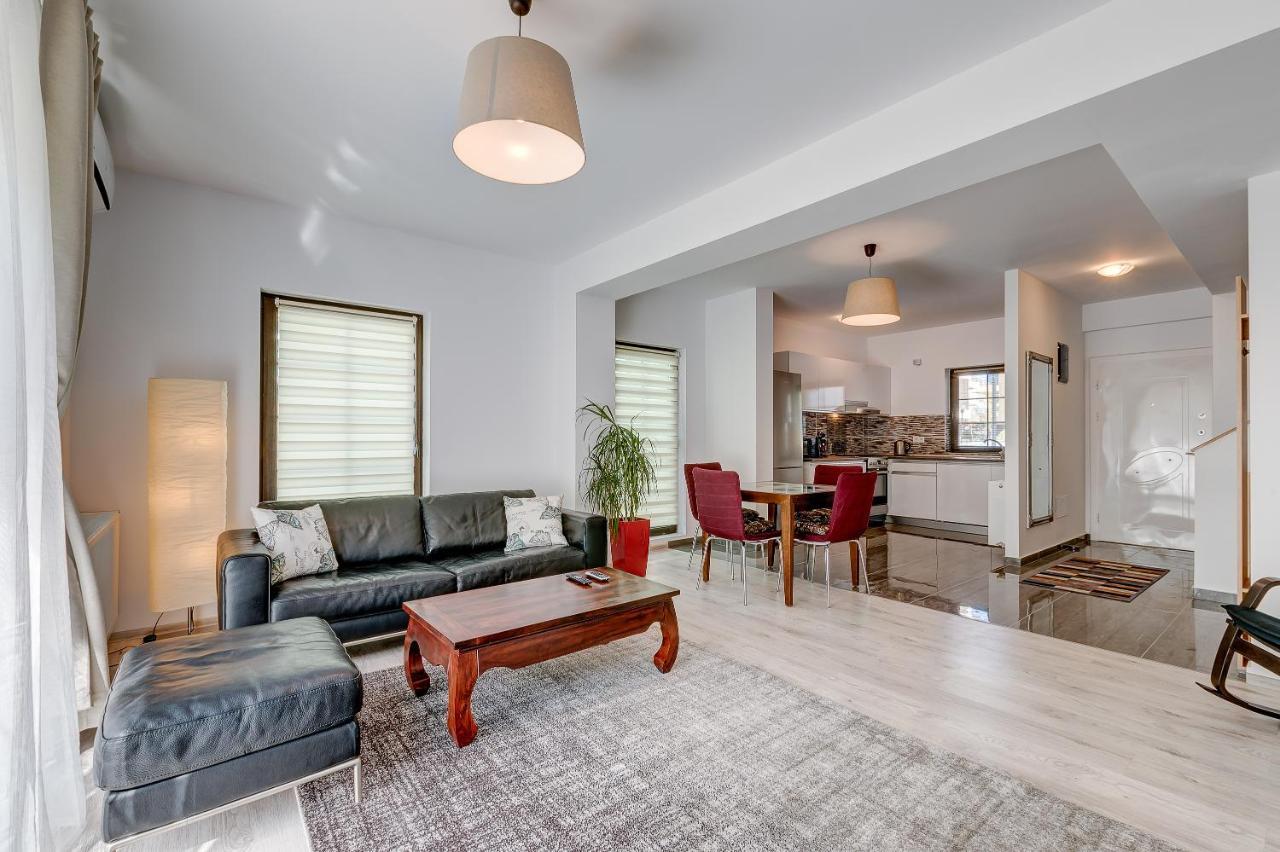 Bucharest Airport Suites & Villas Отопени Екстериор снимка