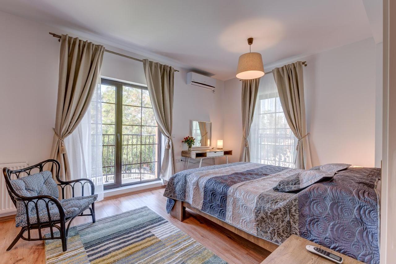 Bucharest Airport Suites & Villas Отопени Екстериор снимка