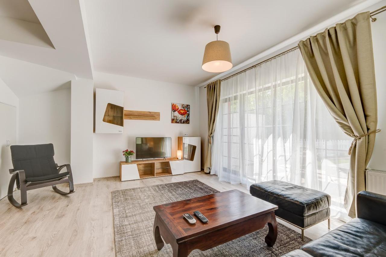 Bucharest Airport Suites & Villas Отопени Екстериор снимка