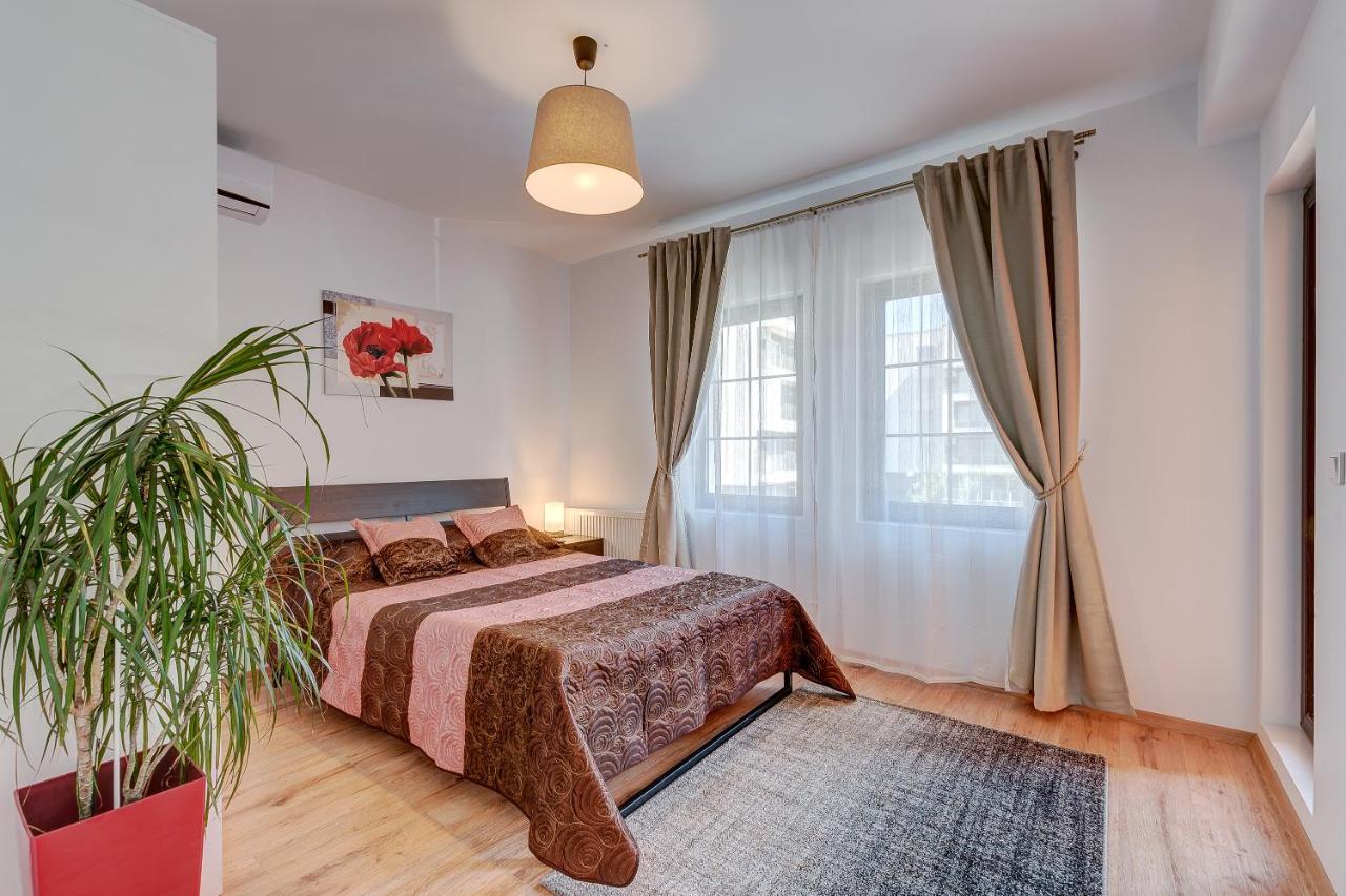 Bucharest Airport Suites & Villas Отопени Екстериор снимка