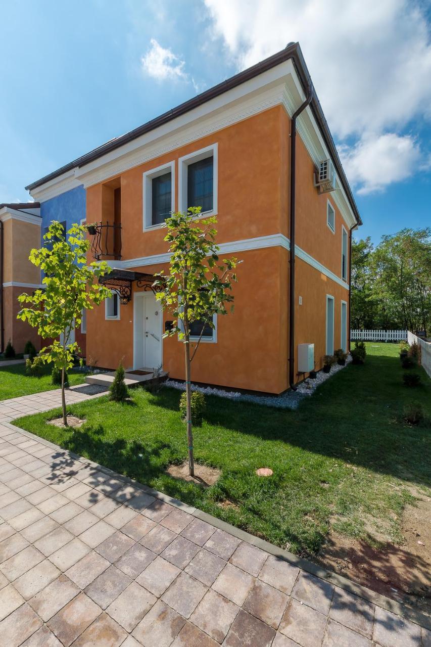 Bucharest Airport Suites & Villas Отопени Екстериор снимка
