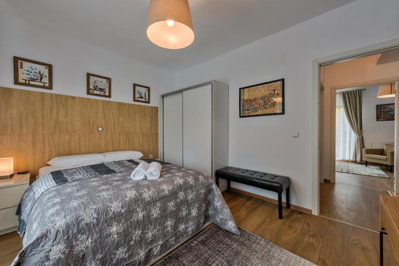 Bucharest Airport Suites & Villas Отопени Екстериор снимка