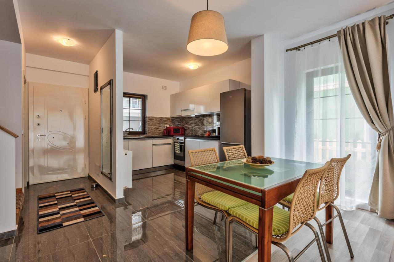 Bucharest Airport Suites & Villas Отопени Екстериор снимка