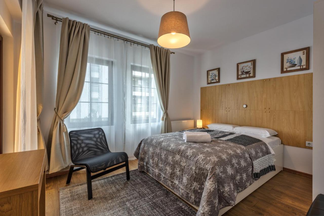 Bucharest Airport Suites & Villas Отопени Екстериор снимка